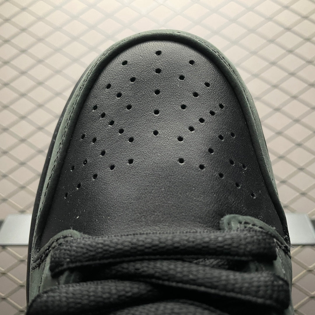 Jeff Staple x Dunk Low Pro SB 'Black Pigeon'